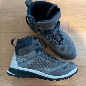 L.L. Bean Women's Elevation Hiking Boots size 8.5